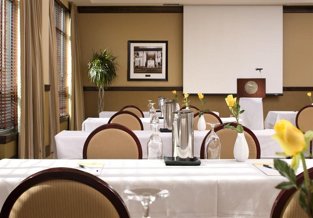 Sheraton Hotel Minneapolis Midtown ภายนอก รูปภาพ